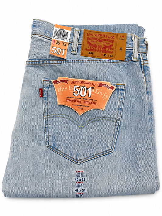 Levi's 501 Original Fit Jeans Men's Light Wash Straight Leg Button Fly NWT (Discontinued) | 00501-2424