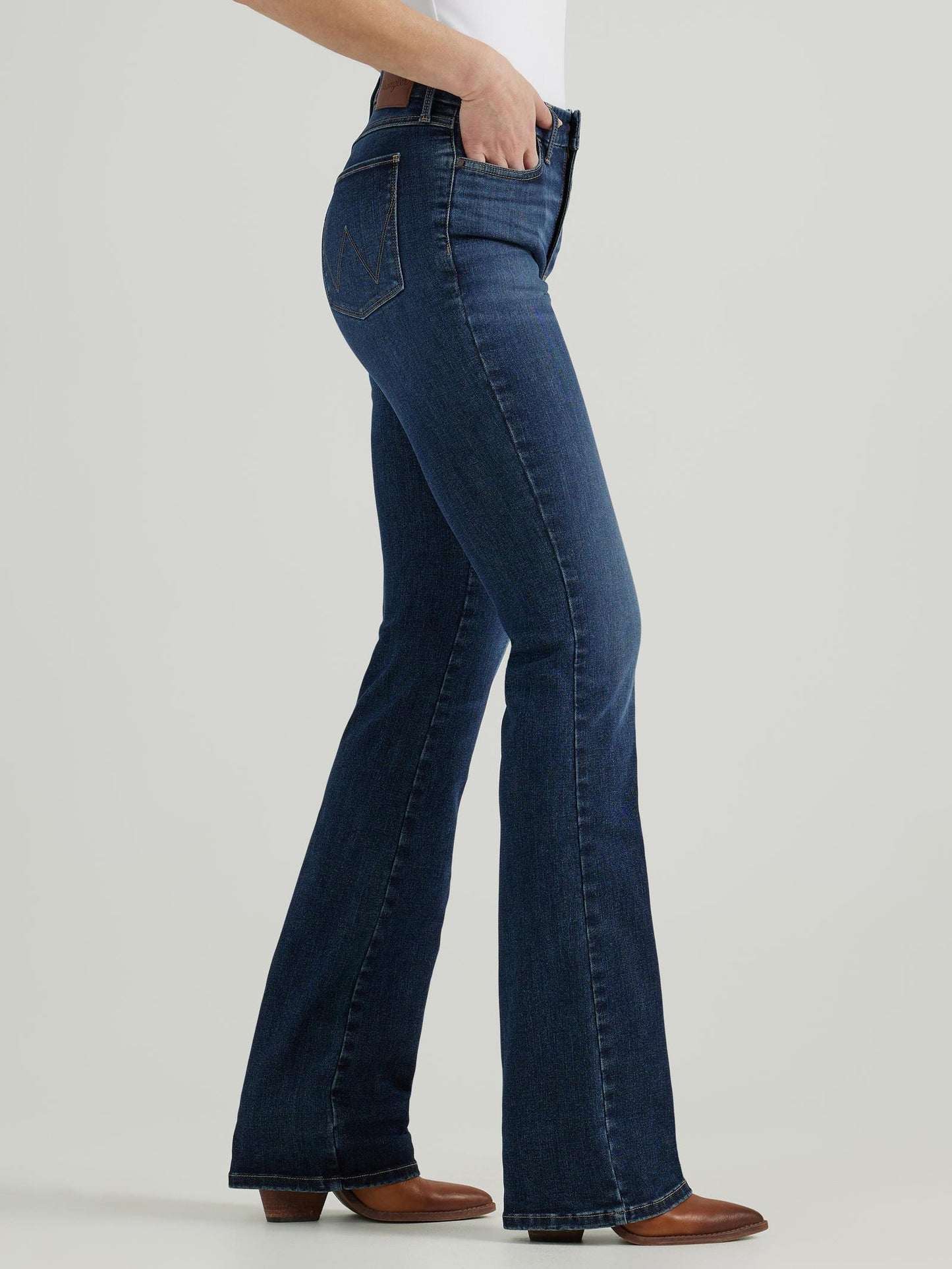 Wrangler Women's Bespoke High Rise Bootcut Jean -  Lacey