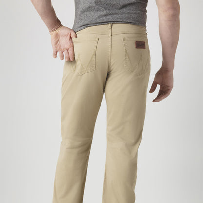 Wrangler® Men's Retro® Slim Straight Jeans - Slim - Fawn - 88MWZFN