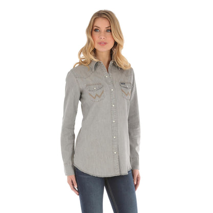 Wrangler Women's Long Sleeve Western Snap W Stitching on Pocket Denim Shirt